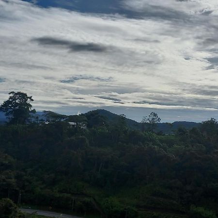 Nova Retreat Kea Farm Balcony Valley View Бринчанг Екстериор снимка